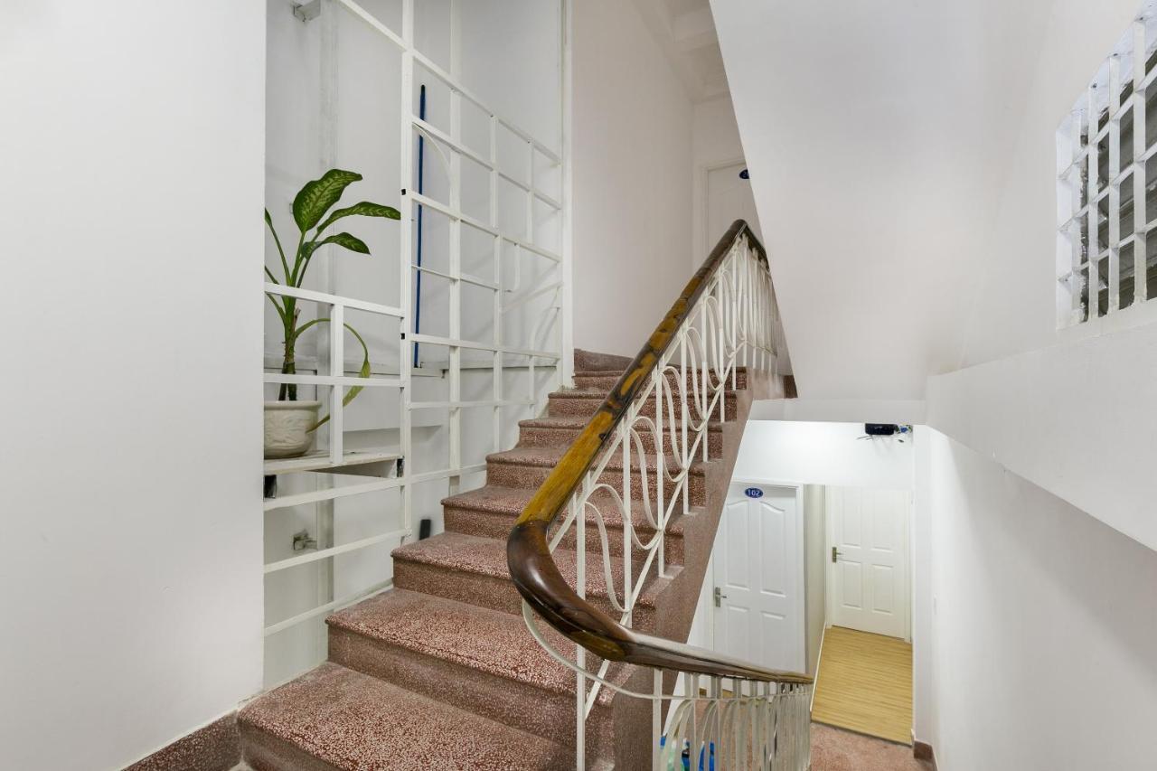 Oyo 414 Saigon Home Хошимин Экстерьер фото